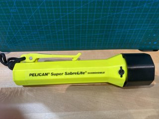 Linterna Pelican Super SabreLite Submersible
