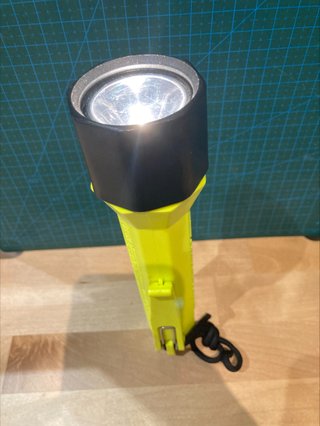 Linterna Pelican Super SabreLite Submersible