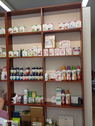 Estanterías para escaparate para tienda o oficina