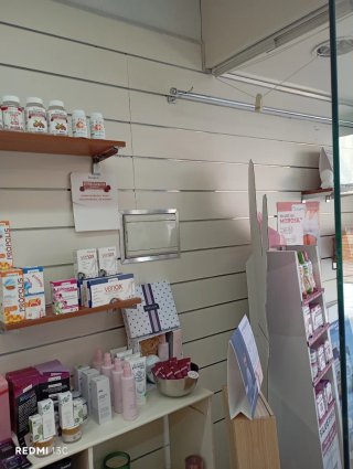 Estanterías para escaparate para tienda o oficina