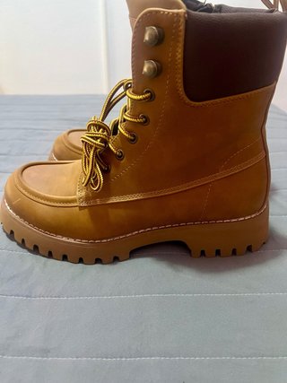 Botas Mustang Marrones y Amarillas
