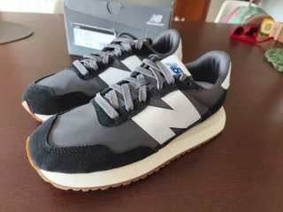 Zapatillas New Balance 327 Gris/Blanco/Negro 42