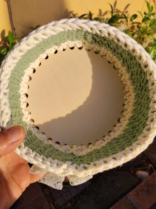 Cesto in macramè fatto a mano