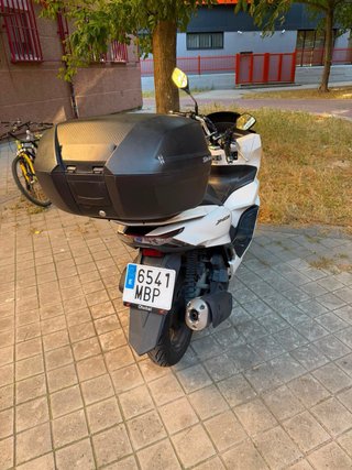 Honda PCX 2022 Blanca