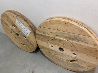 Laterales bobina de madera.