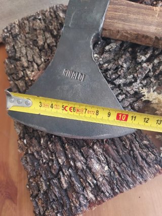 Antigua hacha
