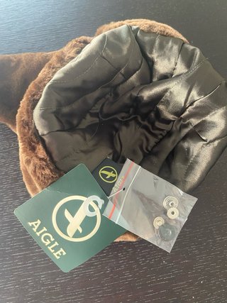 Gorro invierno con orejeras sin usar