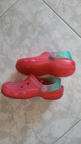 Zueco Tipo Crocs