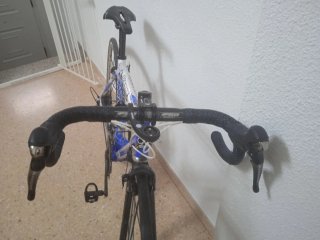 Bicicleta de carretera Colnago montada talla 46