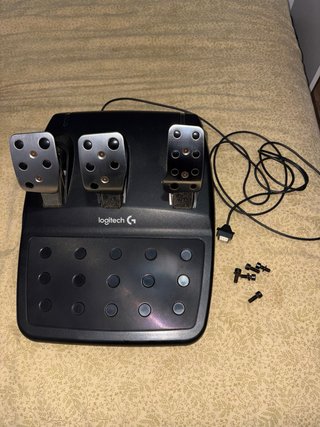 Volante Logitech G29 con Pedales