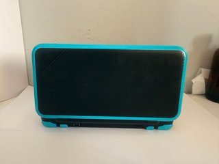 Nintendo 2DS XL Nero/Blu + Giochi + Caricatore