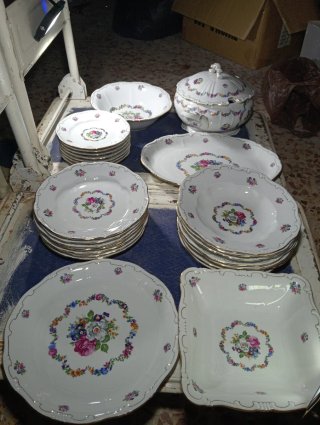 Juego de vajilla de porcelana con flores
