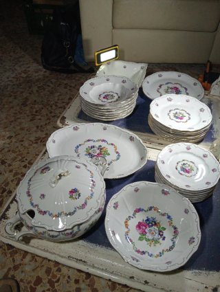 Juego de vajilla de porcelana con flores