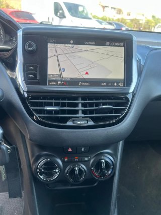 Peugeot 208 2016