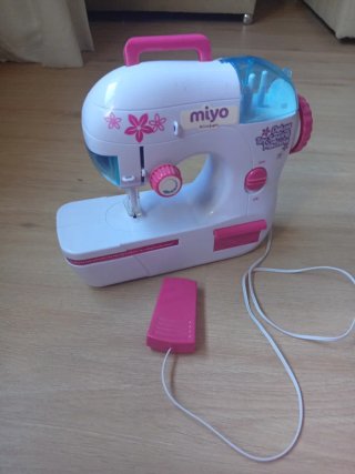Máquina de coser de juguete Miyo