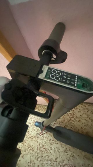 Patinete va muy bien  falta la pantalla y la rueda