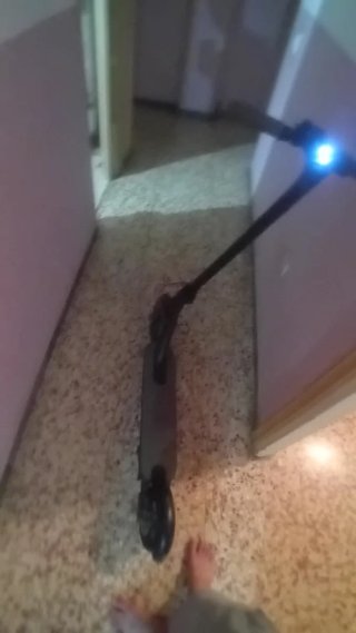 Patinete va muy bien  falta la pantalla y la rueda
