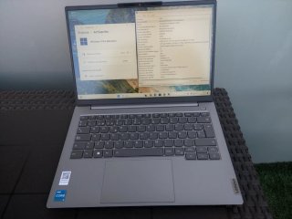 Portátil Lenovo ThinkBook 14g6 i3