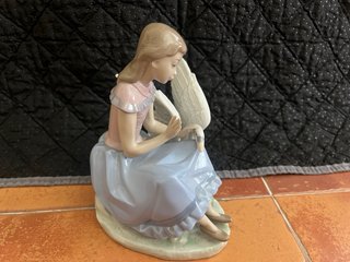 Figura Lladró Niña con Cisne Porcelana