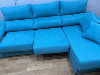 Sofá Cama Esquinero como nuevo con dos pufs