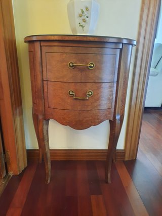 Consola de madera pequeña con cajones