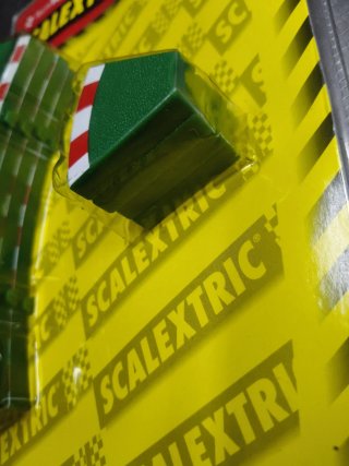 Scalextric R1 Curva Interior Borde Pianos