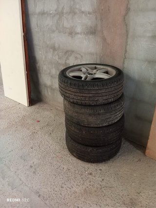 Llantas con neumáticos Seat