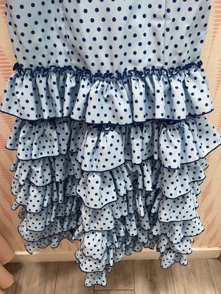 Traje de flamenca azul con lunares