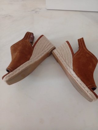 Sandalias cuña yute piel marrón