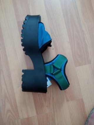 Sandalias Mustang Nuevas talla 40