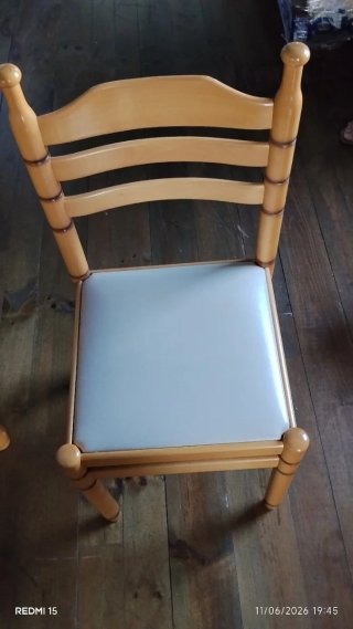 Mesa de cocina de madera