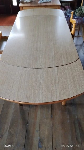Mesa de cocina de madera