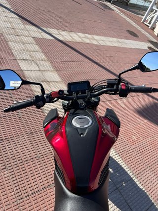 Honda CB125R 2023 Naked Roja