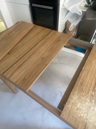 Mesa de comedor de madera