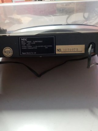 Tocadiscos NEC Belt Drive Auténtico