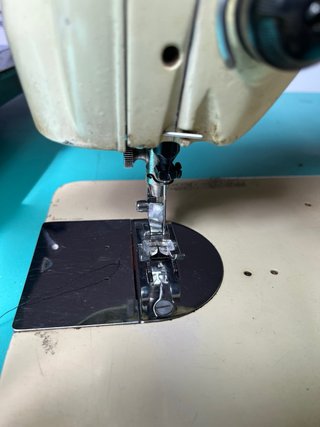 Máquina de coser Refrey Transforma 427