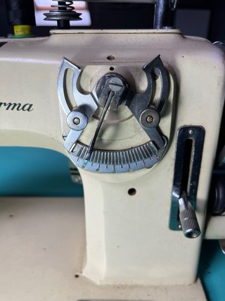 Máquina de coser Refrey Transforma 427