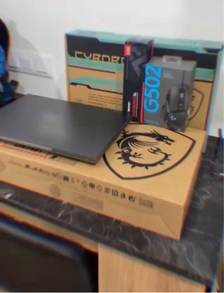 Portátil MSI Cyborg 15 B2RWFKG-201XES Intel Core 7