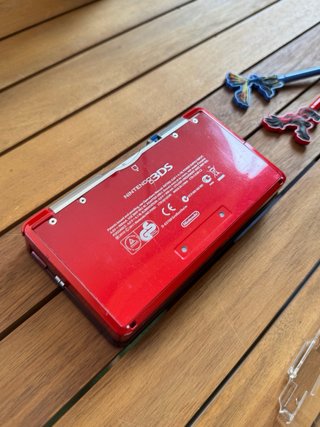 Nintendo 3DS Roja + Accesorios