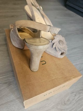 Zapatos Unisa Beige Talla 38