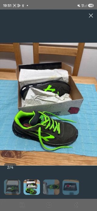 Zapatillas U Power grises y verdes