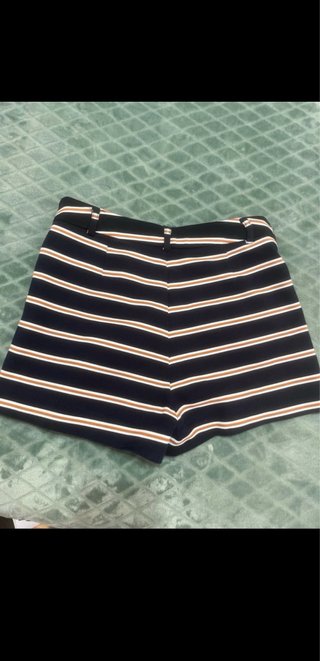 Pantalón corto rayas Stradivarius T.32