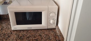 Horno Eléctrico Beko Blanco, microondas y vitro (