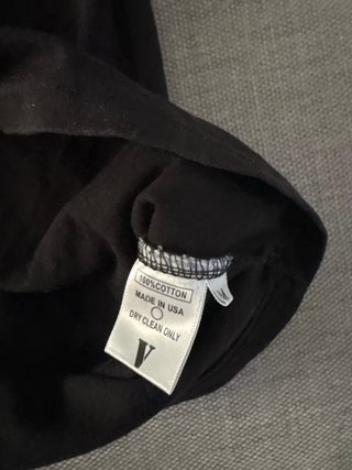 Camiseta Vlone Negra, es talla M pero talla S