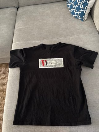 Camiseta Vlone Negra, es talla M pero talla S