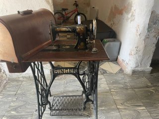 Máquina de coser Singer antigua