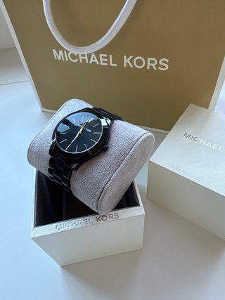 Reloj Michael Kors Negro y Dorado
