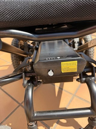 Silla de ruedas eléctrica 2 años precio negociable