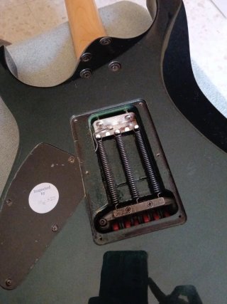 Guitarra Eléctrica Ibanez RG Verde Metálico