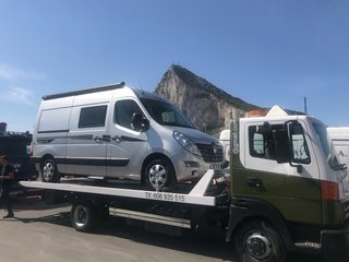 Nissan Atleon Grua portavehiculos